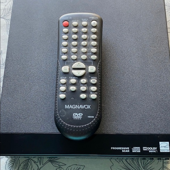 Magnavox DVD Player with remote - Picture 2 of 12